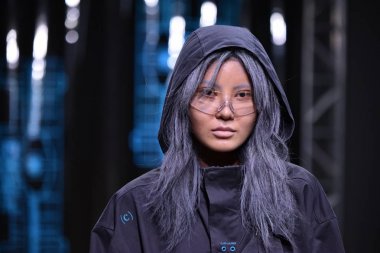 C2h4 gösterisi sırasında Nyfw