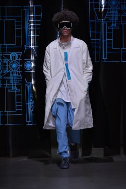 C2h4 gösterisi sırasında Nyfw