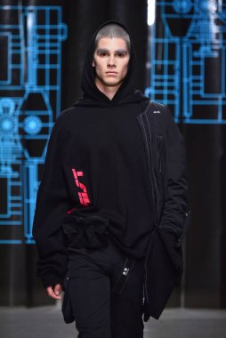 C2h4 gösterisi sırasında Nyfw