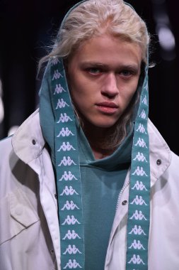 C2h4 gösterisi sırasında Nyfw