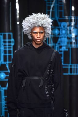 C2h4 gösterisi sırasında Nyfw