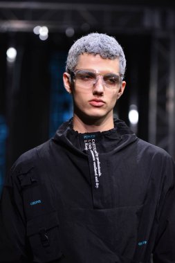 C2h4 gösterisi sırasında Nyfw