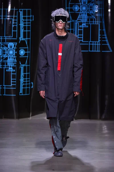 C2h4 gösterisi sırasında Nyfw