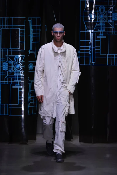 C2h4 gösterisi sırasında Nyfw