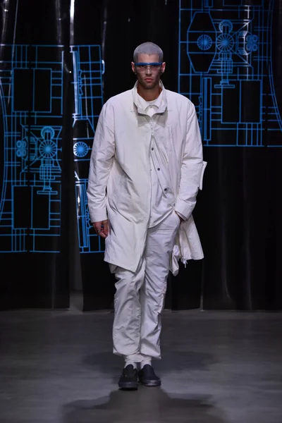 C2h4 gösterisi sırasında Nyfw