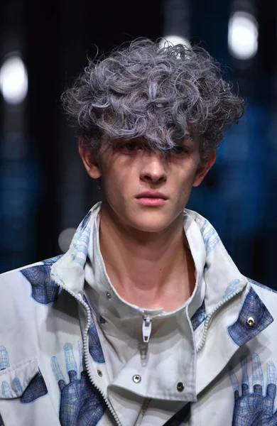 C2h4 gösterisi sırasında Nyfw