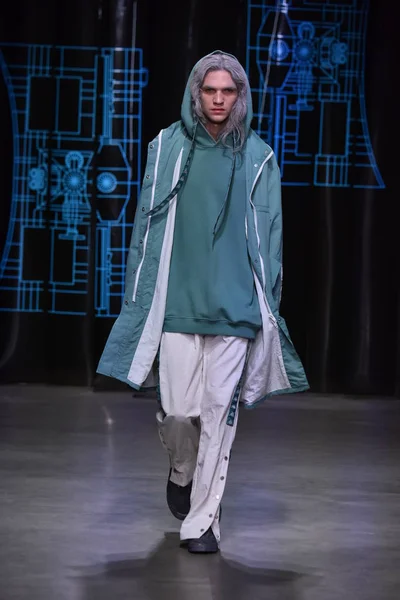 C2h4 gösterisi sırasında Nyfw