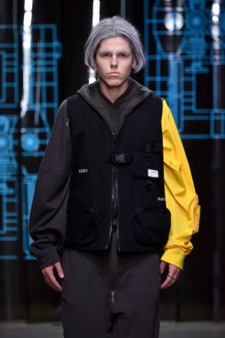 C2h4 gösterisi sırasında Nyfw