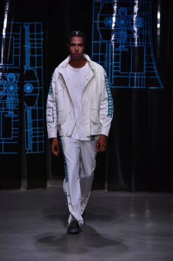 C2h4 gösterisi sırasında Nyfw