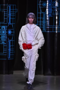 C2h4 gösterisi sırasında Nyfw