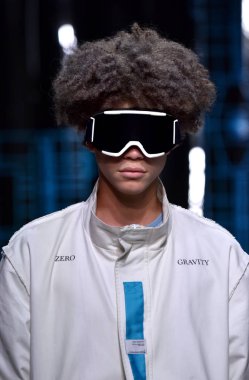 C2h4 gösterisi sırasında Nyfw