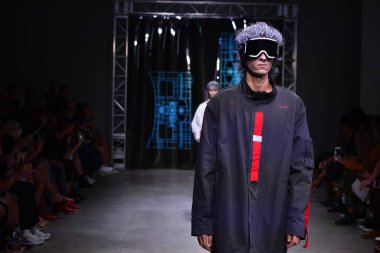 C2h4 gösterisi sırasında Nyfw
