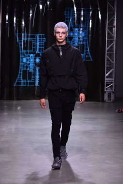 C2h4 gösterisi sırasında Nyfw