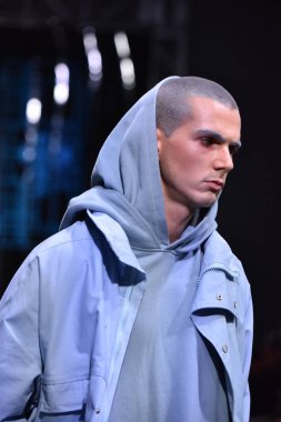 C2h4 gösterisi sırasında Nyfw