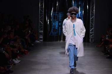C2h4 gösterisi sırasında Nyfw