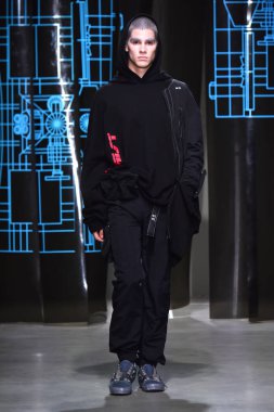 C2h4 gösterisi sırasında Nyfw