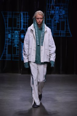 C2h4 gösterisi sırasında Nyfw