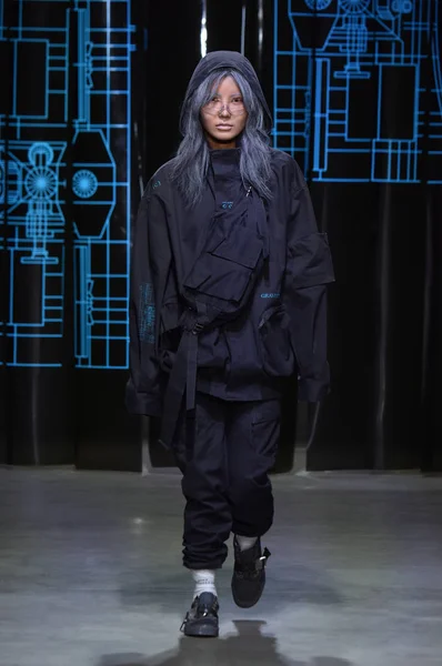 C2h4 gösterisi sırasında Nyfw