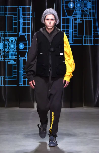 C2h4 gösterisi sırasında Nyfw