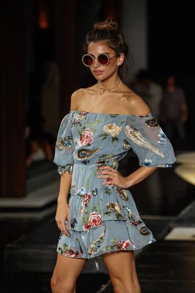  Stil kaydeder yüzmek defile 