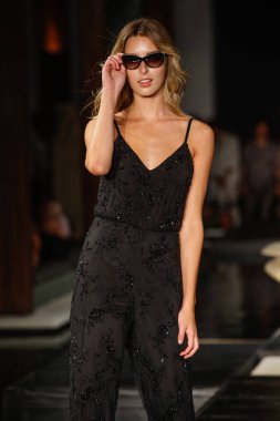  Stil kaydeder yüzmek defile 