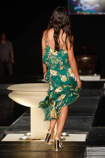  Stil kaydeder yüzmek defile 