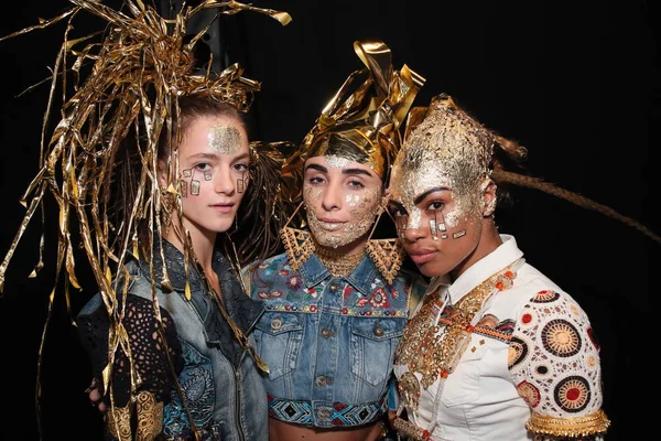 New York September Modeller Poserar Backstage Innan Desigual Modevisning New — Stockfoto