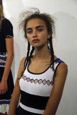  Ph5 sunu New York Moda Haftası sırasında 