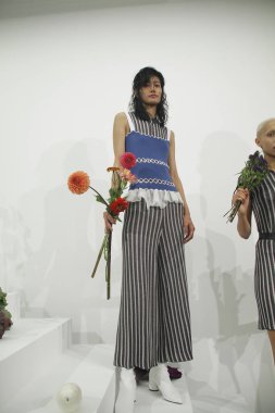  Ph5 sunu New York Moda Haftası sırasında 