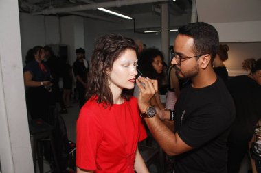 daha önce sahne arkasında Ph5 sunu