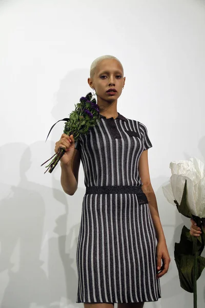  Ph5 sunu New York Moda Haftası sırasında 