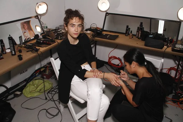 daha önce sahne arkasında Ph5 sunu