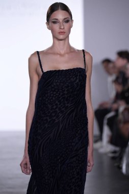 Irina Vitjaz koleksiyonu 