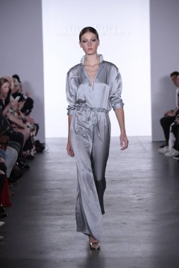  Irina Vitjaz koleksiyonu 