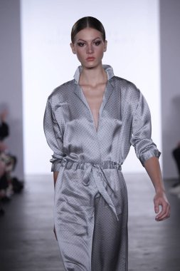  Irina Vitjaz koleksiyonu 