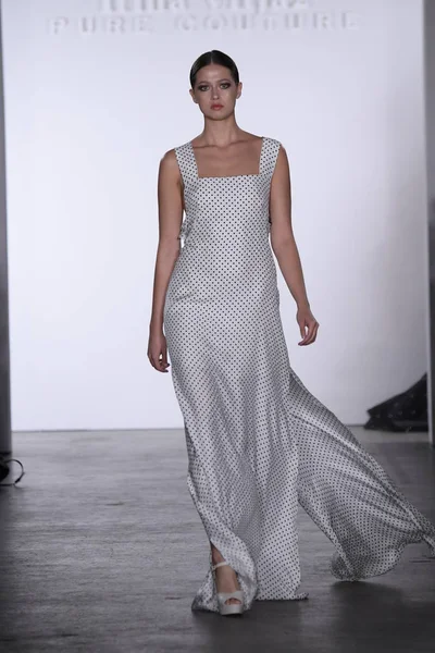 Irina Vitjaz koleksiyonu 