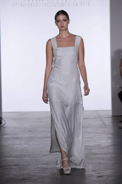 Irina Vitjaz koleksiyonu 