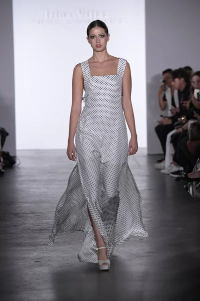 Irina Vitjaz koleksiyonu 