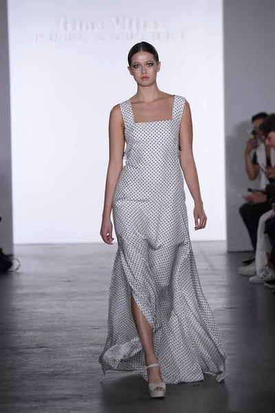 Irina Vitjaz koleksiyonu 