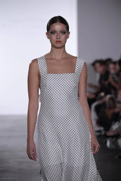 Irina Vitjaz koleksiyonu 