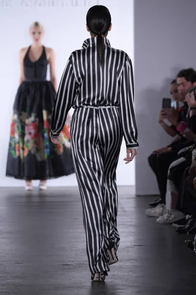 Irina Vitjaz koleksiyonu 