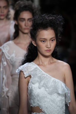 TRESemme Jonathan Simkhai moda gösterisi