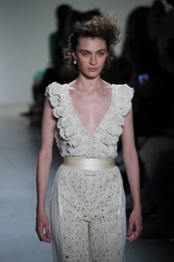 TRESemme Jonathan Simkhai moda gösterisi