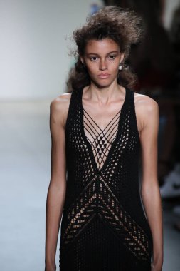  TRESemme Jonathan Simkhai moda gösterisi