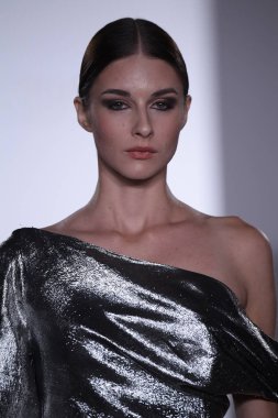  Irina Vitjaz koleksiyonu 