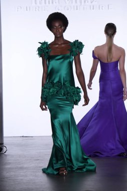  Irina Vitjaz koleksiyonu 