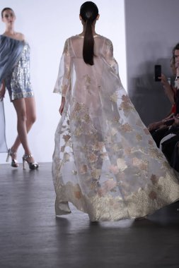  Irina Vitjaz koleksiyonu 