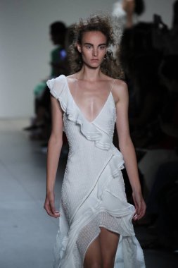  TRESemme Jonathan Simkhai moda gösterisi