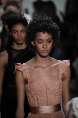 TRESemme Jonathan Simkhai moda gösterisi