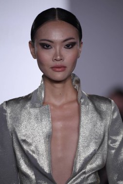  Irina Vitjaz koleksiyonu 